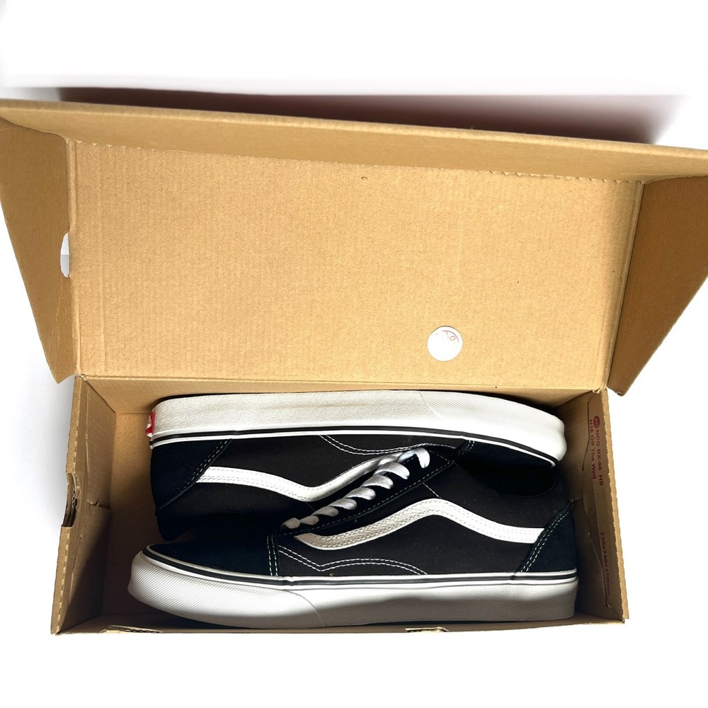 Vans Classic Old Skool | Tennis Shoes - Picture 13 of 14